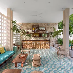 Tiki Tiki Tulum Pueblo